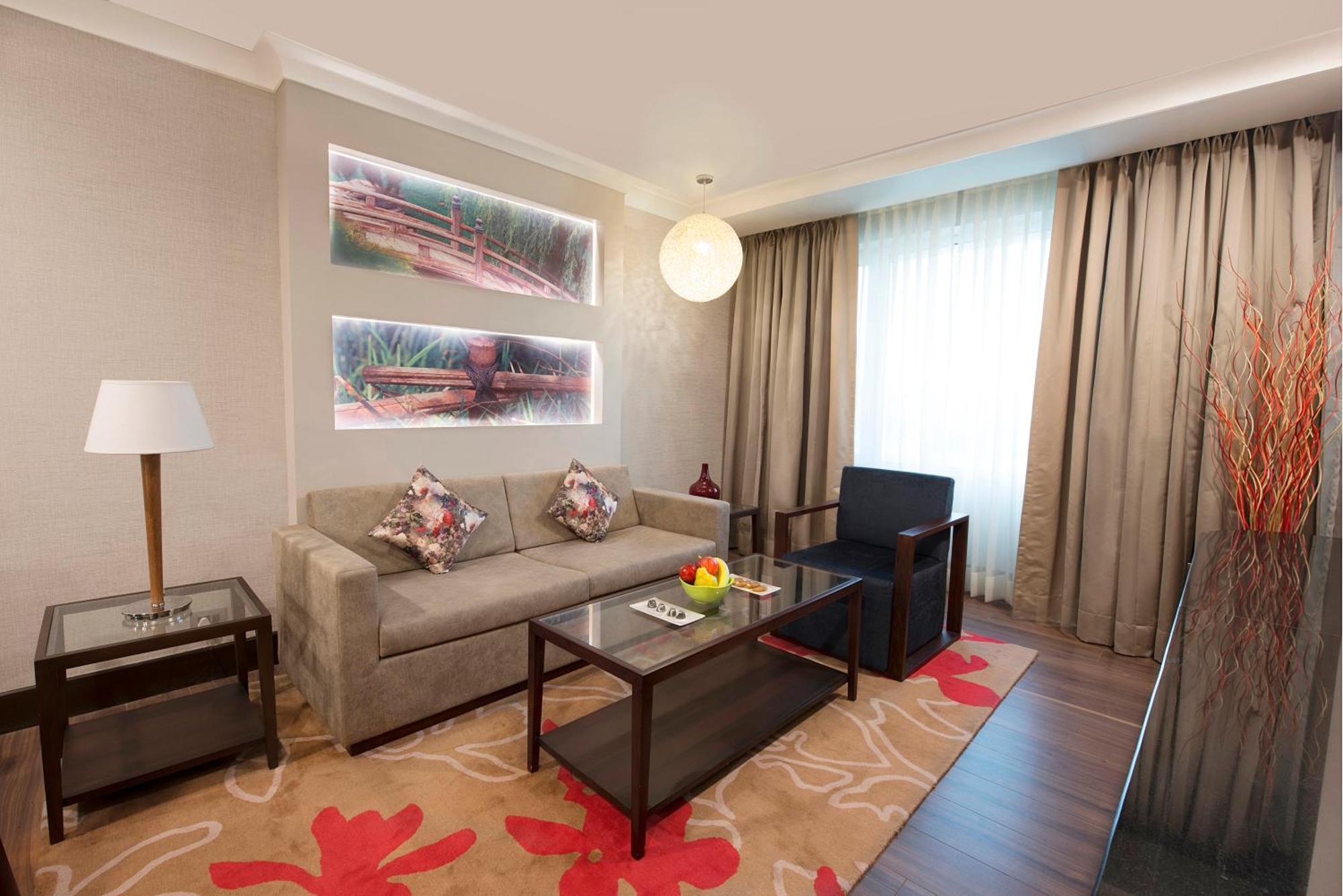Hilton Garden Inn New Delhi/Saket Екстер'єр фото
