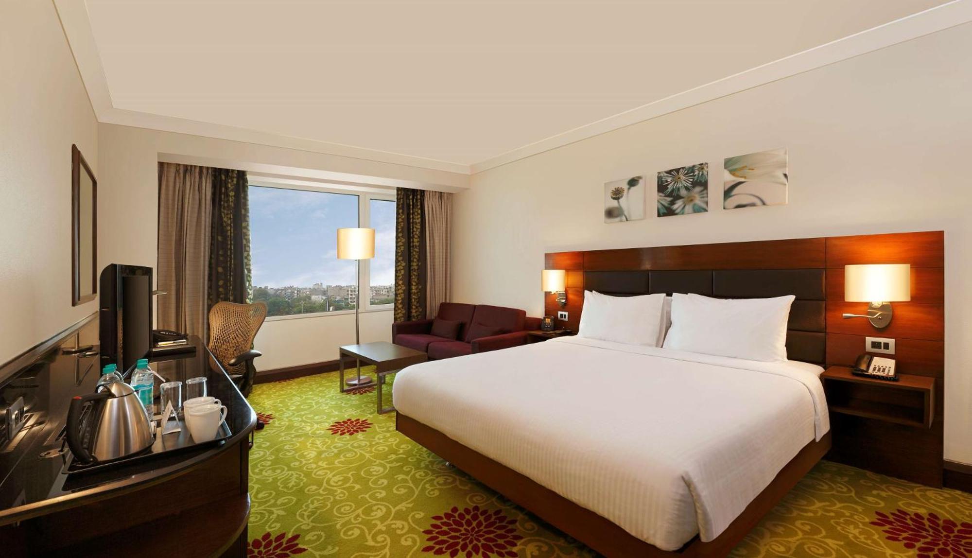 Hilton Garden Inn New Delhi/Saket Екстер'єр фото