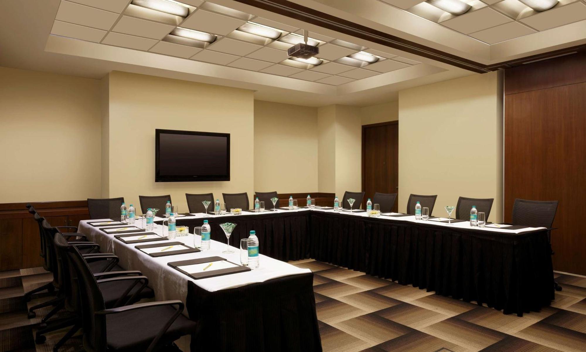 Hilton Garden Inn New Delhi/Saket Екстер'єр фото