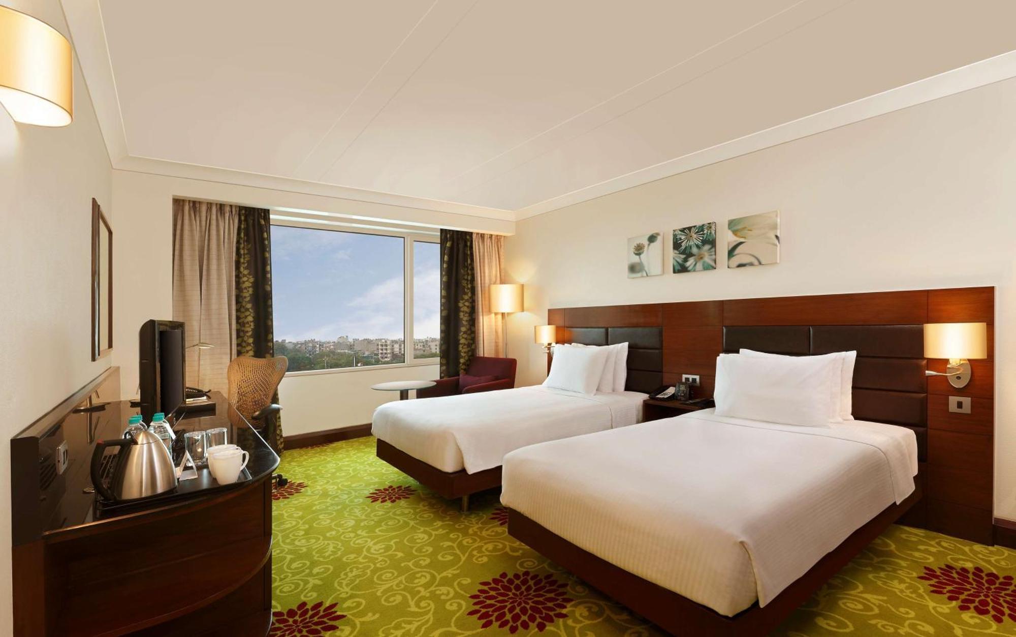 Hilton Garden Inn New Delhi/Saket Екстер'єр фото
