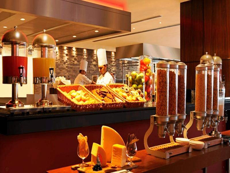 Hilton Garden Inn New Delhi/Saket Екстер'єр фото