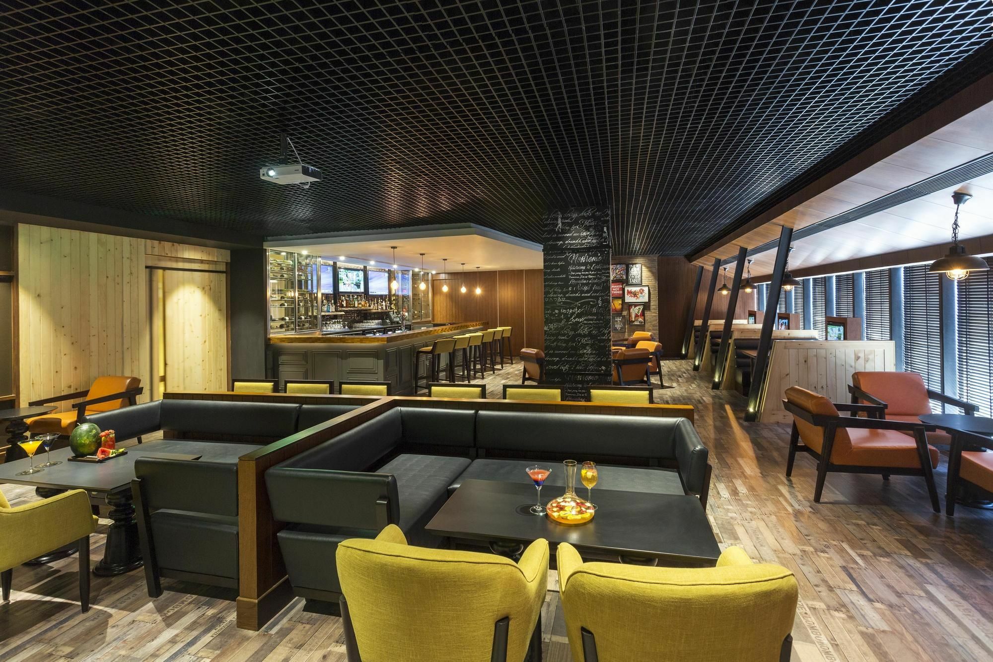 Hilton Garden Inn New Delhi/Saket Екстер'єр фото